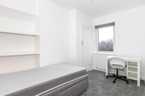 Cortis Ave-04.jpg