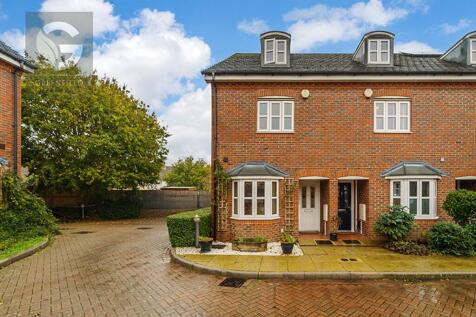 Silvergate, off Ruxley Lane, Ewell, Epsom, Surrey, KT19 9GZ