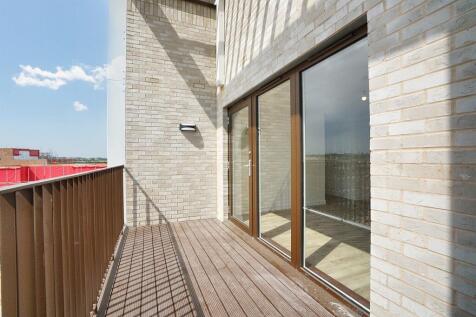 2 bedroom property in Genome Close, Franklin Gardens photo 3