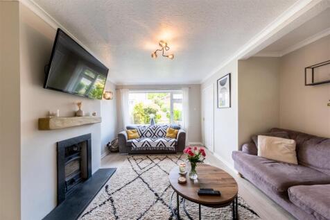 28 Oathills Drive-009.jpg