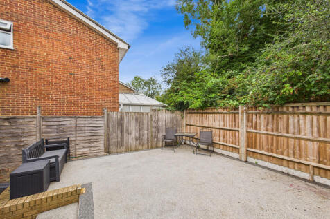 CAM01354G0-PR0570-STILL016