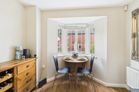 CAM03729G0-PR0097-STILL013