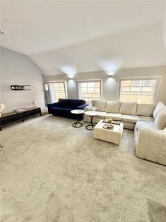 2-bed flat on Byard Lane, Nottingham, NG1, £1,400/mo
