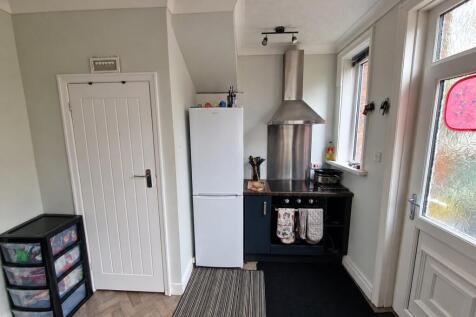 Savile Street, Huddersfield, HD8 9RX photo 5