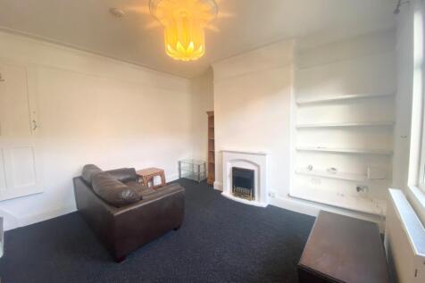 Park Avenue, Armley, Leeds, West Yorkshire, LS12 photo 3