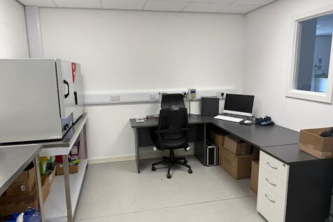 Business Park to rent Image 3