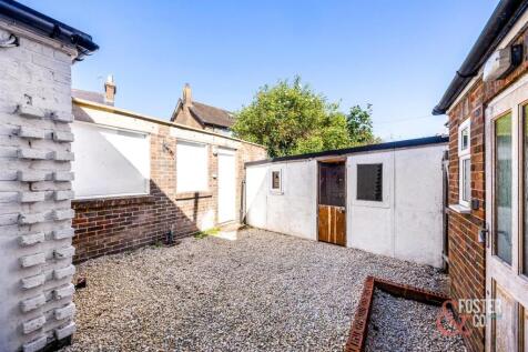 Cuckfield Road, 125-014.jpg