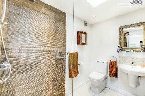 GF shower/utility room