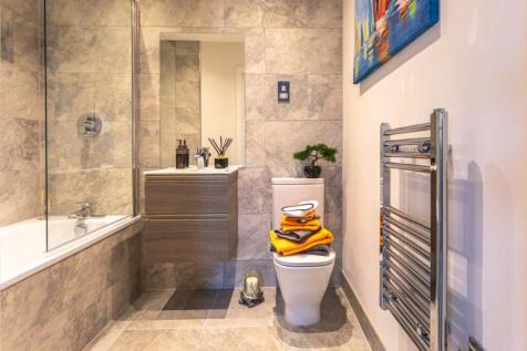 Bathroom (2).jpg