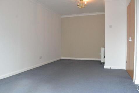 Station Road, Broxbourne, Hertfordshire, EN10 photo 4