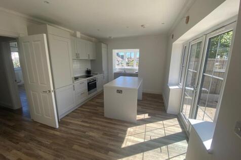 4 bedroom Terraced for rent