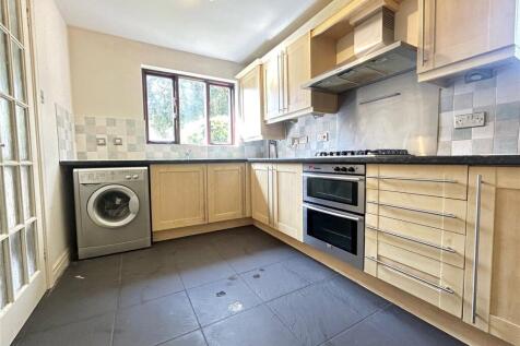 2 bed flat to rent Crofton Park Road, London SE4