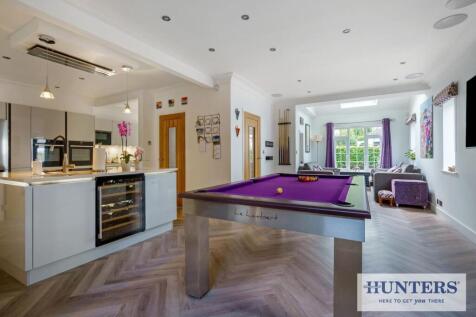 98335_62-Westgate-Guiseley  (8) - Copy_low.jpg