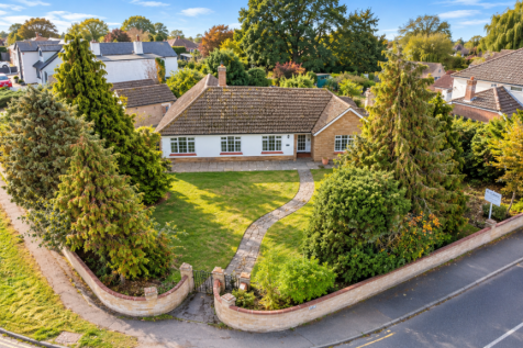 4 bedroom detached Bungalow