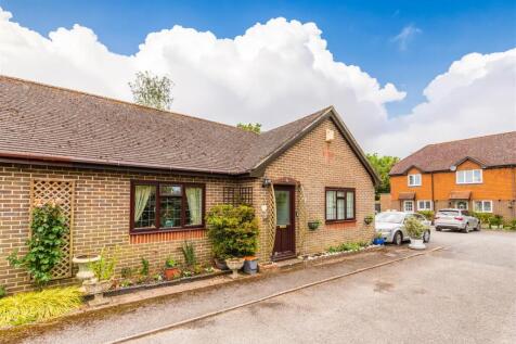 4 Church Close-1.jpg
