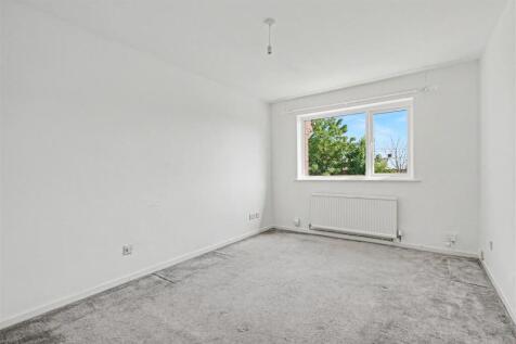 Bedroom 1_1.jpeg