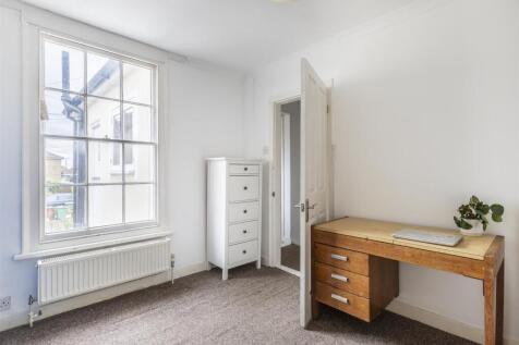Dining Room/ Bedroom 2