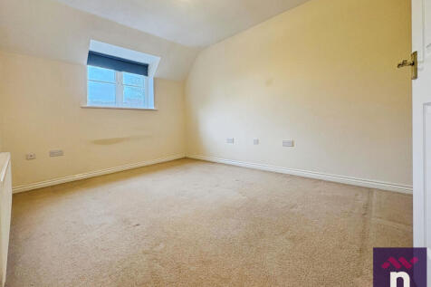 Cavell Court, Trowbridge, BA14 photo 4