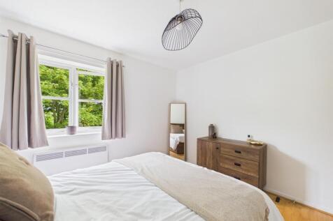 bed 1 2.jpg