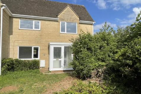 Main shot - 15 Lambert Field.JPG