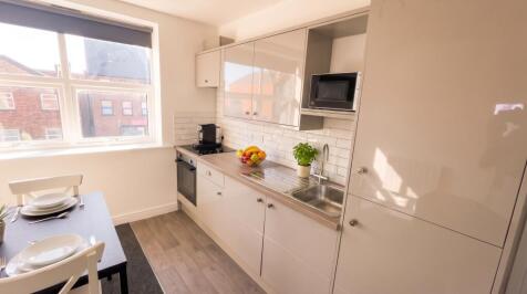 Flat 2, 70 High St; Kitchen1.jpeg