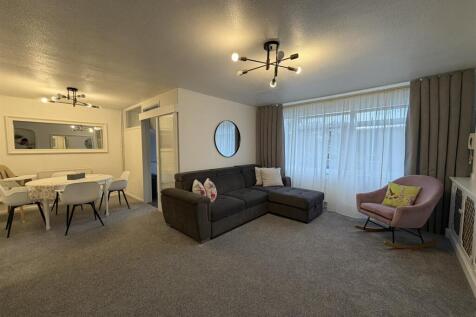 Beech Tree Close, Stanmore photo 3