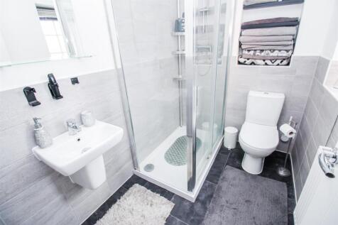 EN SUITE SHOWER ROOM/W.C.