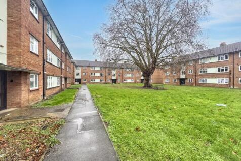 Flat 31 Hanover Way, Windsor, SL4 5NN