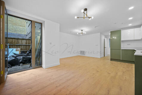 Caroline Street, London, E1 photo 3