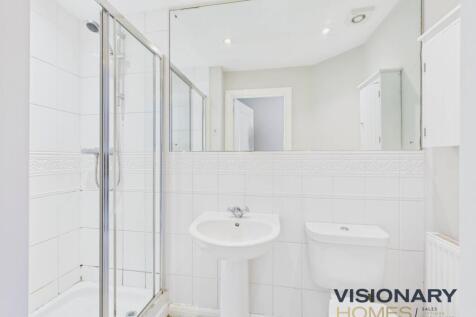 CAM03522G0-PR0235-STILL018