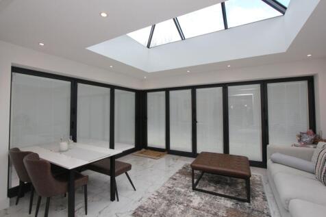 Social Living Area (open to the kitchen)