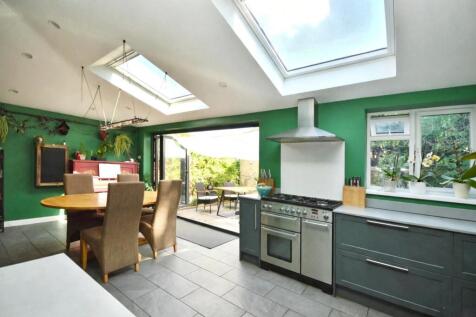 Open Plan Kitchen/Dining Area