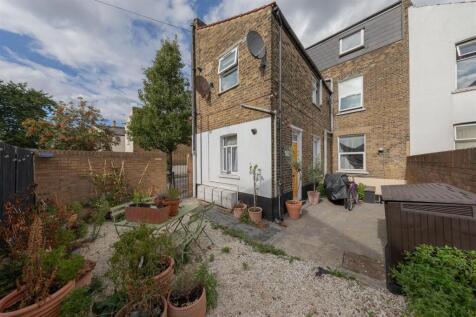 Dames Road, E7