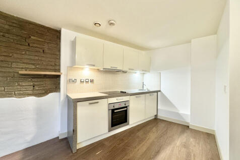 The Garden House, Blakeridge Mill Village, Batley, WF17 photo 3