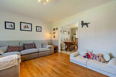 Sitting Room &amp; Dining Area