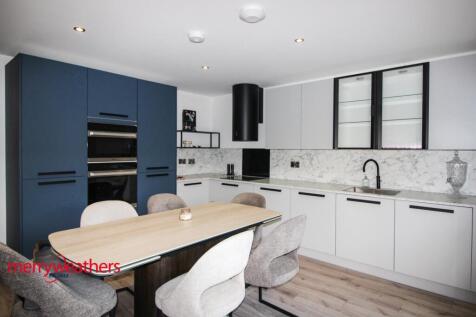 Dining/Kitchen