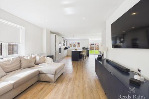 Kitchen/Living Space