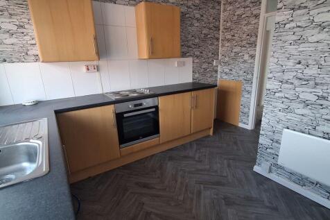 Apartment 1, The Parade, Brewood Road, Coven, WV9 5BX photo 4