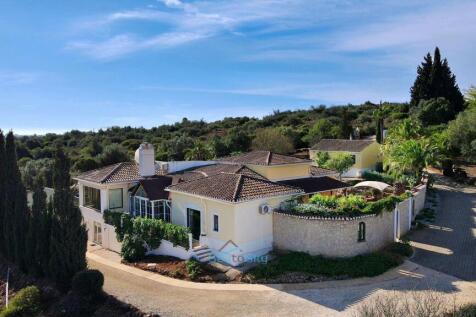 driveway and walled courtyard