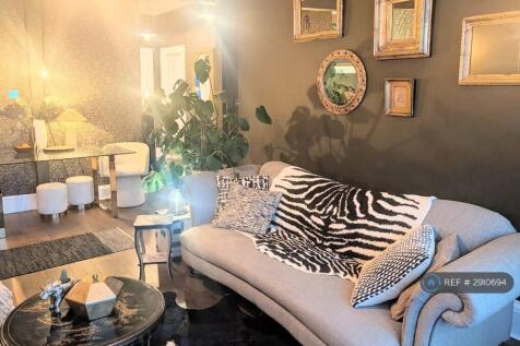 Super Comfy Lounge 