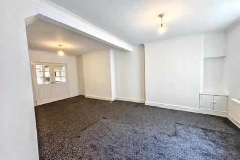 LIVING ROOM 1