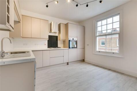 2-bed flat on St Olafs Road, 
Munster Village, SW6, £2,750/mo