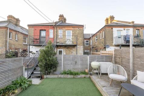 Warner Road, E17