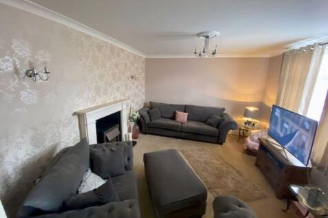 Callan Grove, South Ockendon photo 4