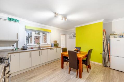 166 Queens Road (Spalding)-13