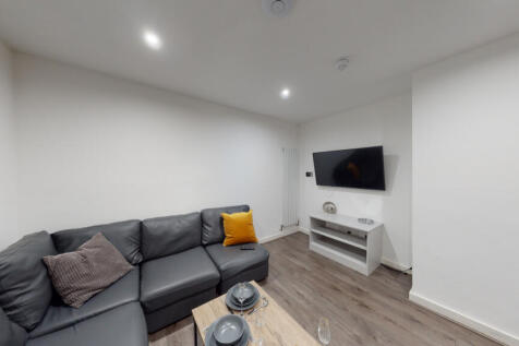 8-bed flat on Grinfield Street, Liverpool, £4,507/mo