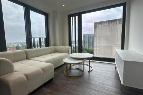 LUXURY APARTMENT- Glasswater Locks, Birmingham photo 3