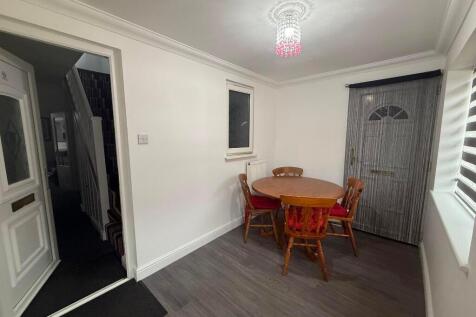 Bright, freshly painted ground-floor reception ...