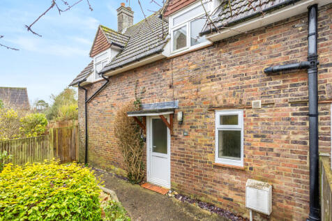 18 Halsford Croft, East Grinstead, RH19 1PA