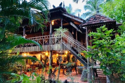 2,752 Sqm Land with 4 Bungalows For Sale - Kompong Trolach, Kep Province